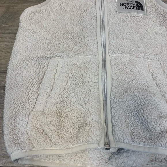 The North Face Toddler Boys Zip Up Sherpa Fleece Vest - Picture 7 of 11